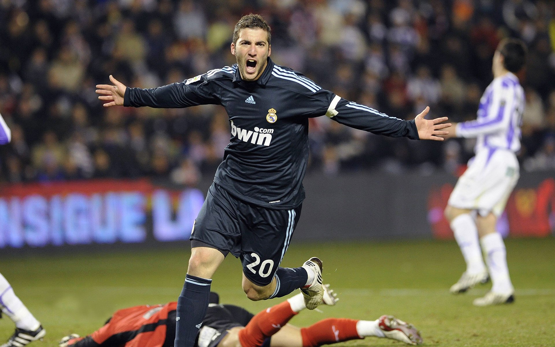 电竞世界杯震撼开幕 全球顶尖战队角逐荣耀之巅