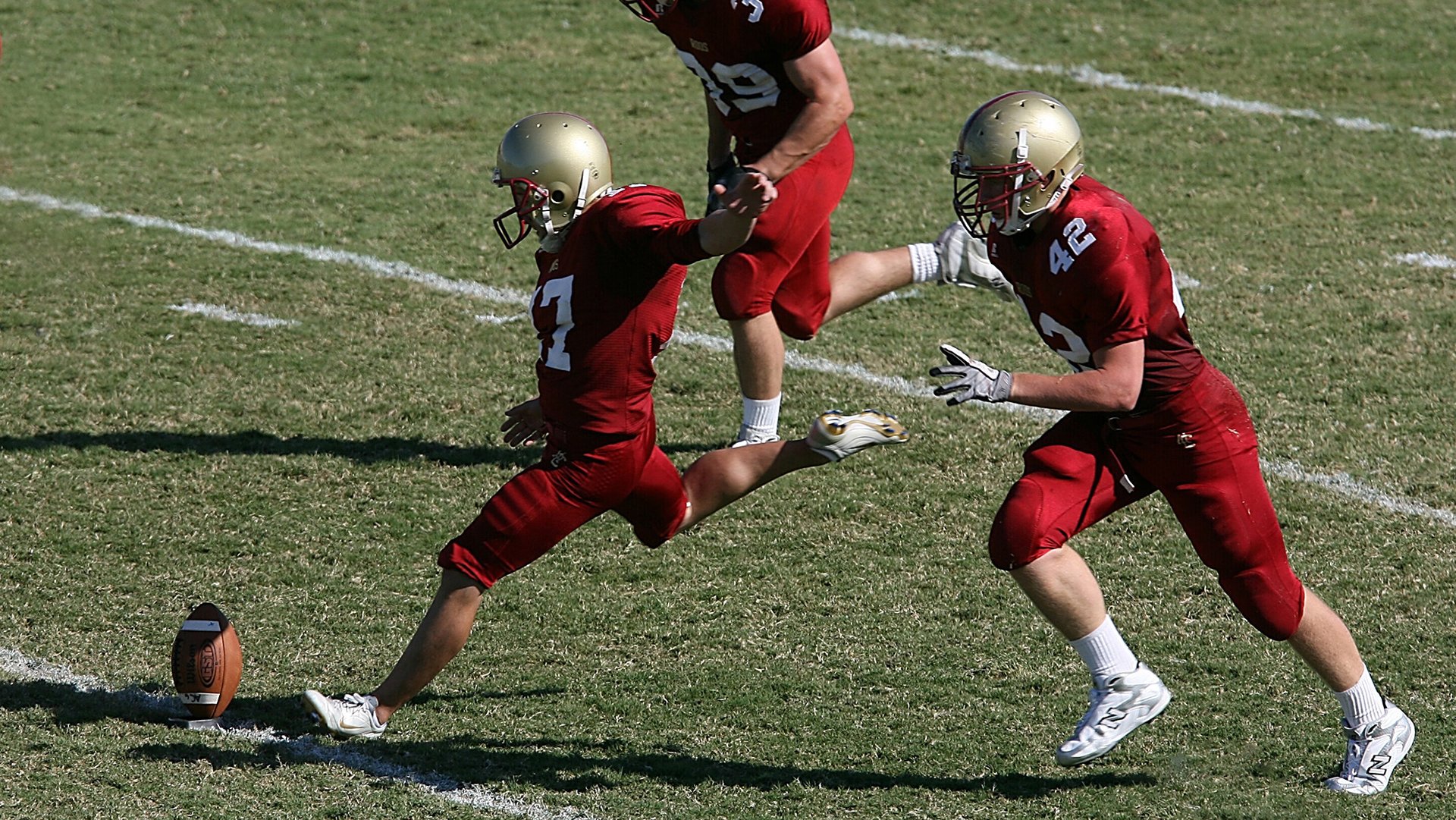 纳达尔鏖战五盘险胜德约科维奇 法网半决赛上演史诗对决
