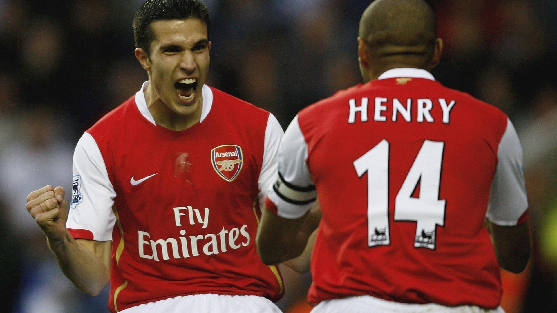 转会市场风云再起，豪门争抢新星，天价合约引爆足坛