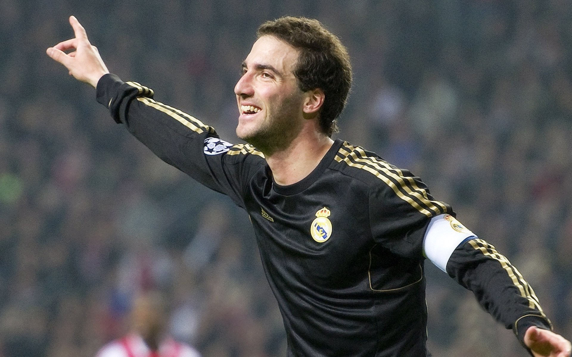 英雄联盟全球总决赛，巅峰对决，新王加冕